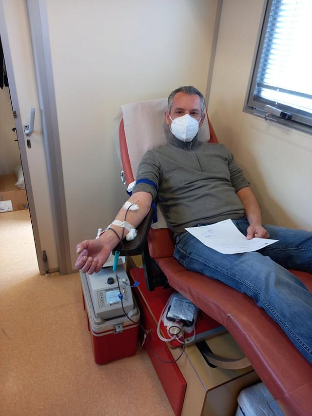 Συνολικά, συγκεντρώθηκαν 12 φιάλες με αίμα.