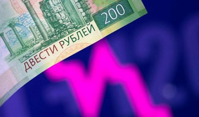 Οι κυρώσεις γονατίζουν την ρωσική οικονομία
