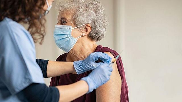 Ανοίγει αύριο η πλατφόρμα για την 4η δόση