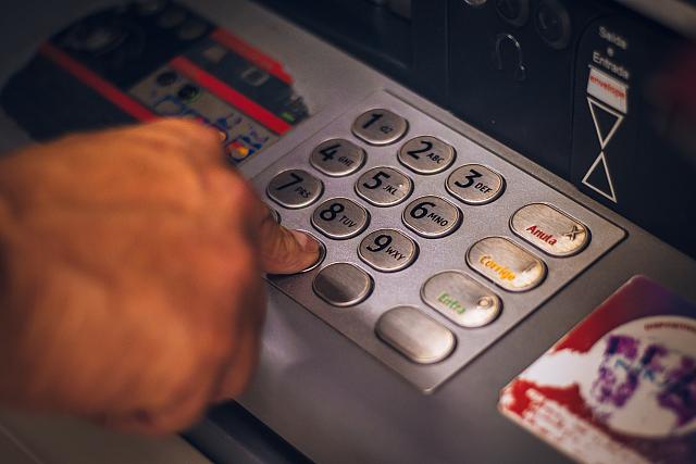οι συναλλαγές σε άλλες χώρες