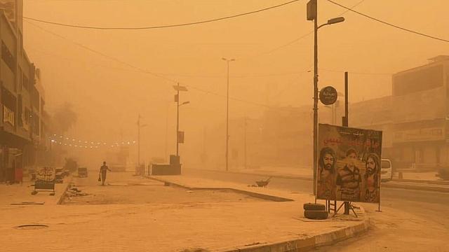 Μία ακόμη αμμοθύελλά προκάλεσε το κλείσιμο αεροδρομίων και δημόσιων υπηρεσιών
