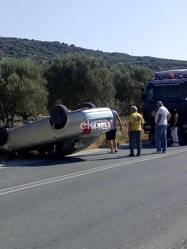 Ένα ΙΧ αυτοκίνητο - κάτω από άγνωστες έως τώρα συνθήκες - ξέφυγε της πορείας του και ανατράπηκε.