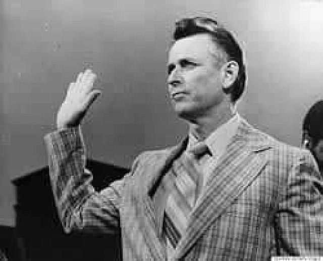 Τζέιμς Ερλ Ρέι: Ο δολοφόνος του Μάρτιν Λούθερ Κινγκ (το 1968) συνελήφθη σαν σήμερα το 1977, μετά την απόδρασή του