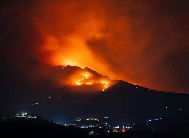 Φωτιά στις Μέλαμπες