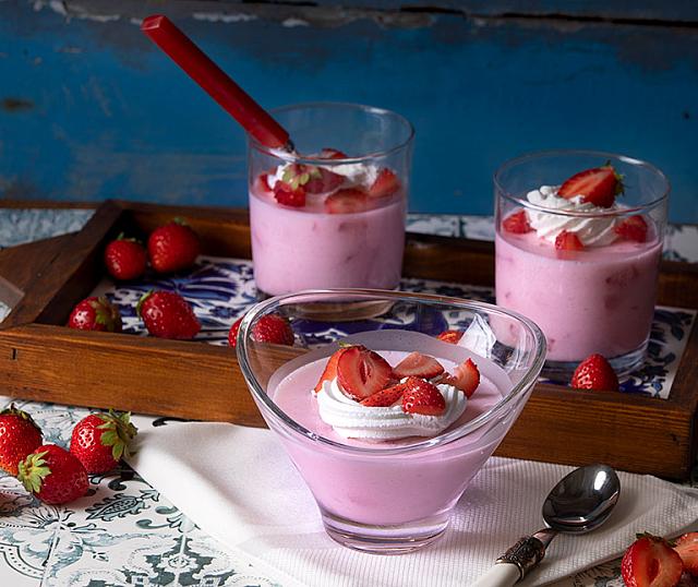  ζελέ φράουλας με γιαούρτι