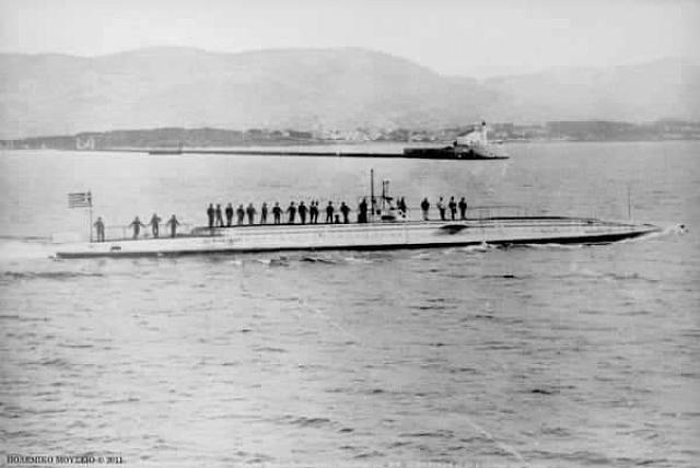 Το πρώτο ελληνικό υποβρύχιο  "Δελφίνι"