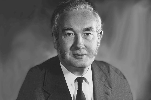 Ο Ντέρεκ Μπάρτον