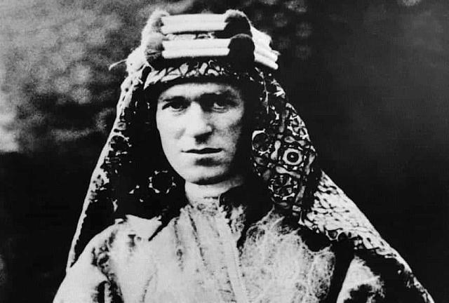 Ο Τόμας Έντουαρντ Λόρενς (γνωστός ως Λόρενς της Αραβίας)