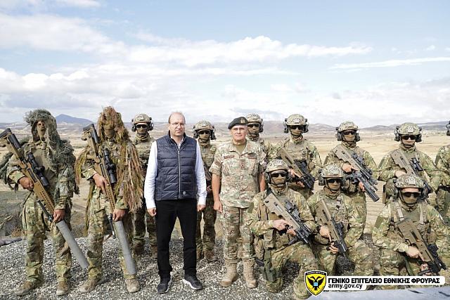 Κατά την τελική φάση εξετάστηκαν επίσης σενάρια εκτέλεσης ειδικών επιχειρήσεων διείσδυσης από αέρος από Τμήματα της Διοίκησης Καταδρομών.&nbsp;