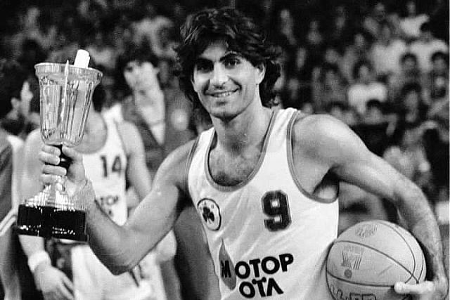 Ο Τάκης Κορωναίος