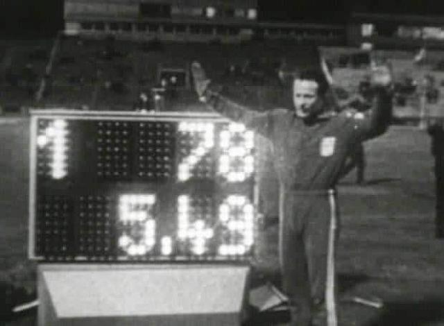 Ο Χρήστος Παπανικολάου σαν σήμερα το 1970 κατέρριψε το Παγκόσμιο ρεκόρ στο άλμα επί κοντώ με 5,49μ.