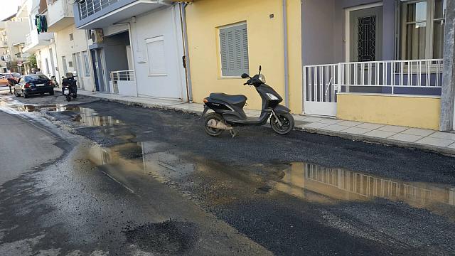 Μνημείο κακοτεχνίας και προχειρότητας η πολύπαθη οδός Κομνηνών