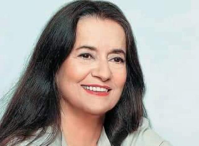 Η Ελένη Καραΐνδρου