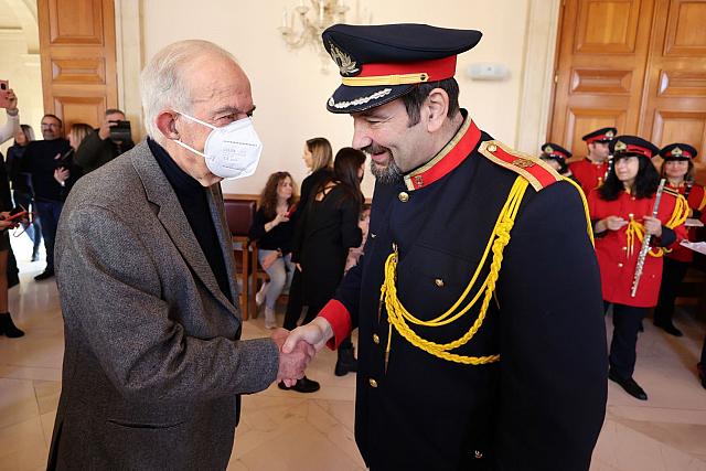 λαμπρινος