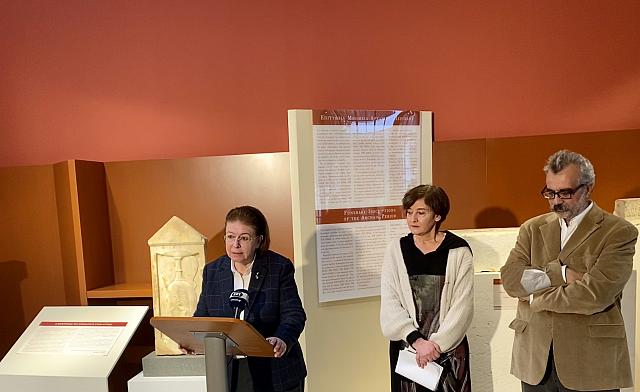 λινα μενδωνη