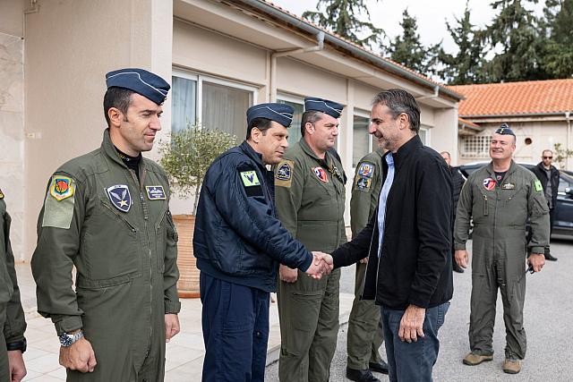 Μητσοτάκης στην 115 Πτέρυγα Μάχης