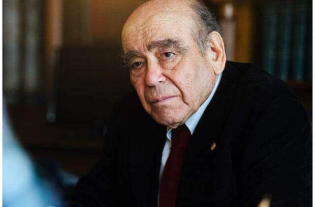 Ο Θανάσης Βαλτινός