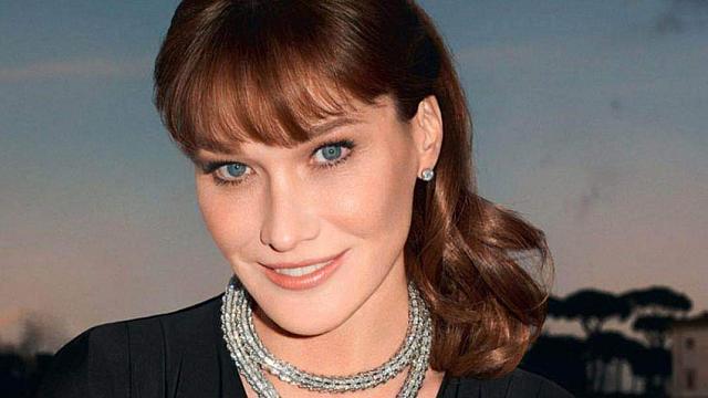 Η Κάρλα Μπρούνι