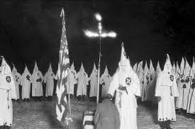 Σαν σήμερα το 1865 ιδρύθηκε η Κλου - Κλουξ - Κλαν