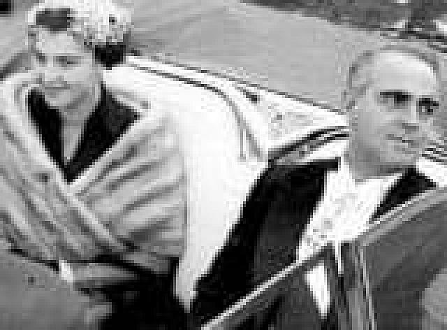 Ο Κωνσταντίνος Καραμανλής με την σύζυγό του Αμαλία. Σαν σήμερα το 1970 κατέθεσαν αίτηση διαζυγίου