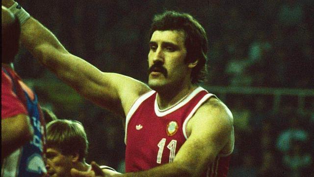 Ο Άρβιντας Σαμπόνις