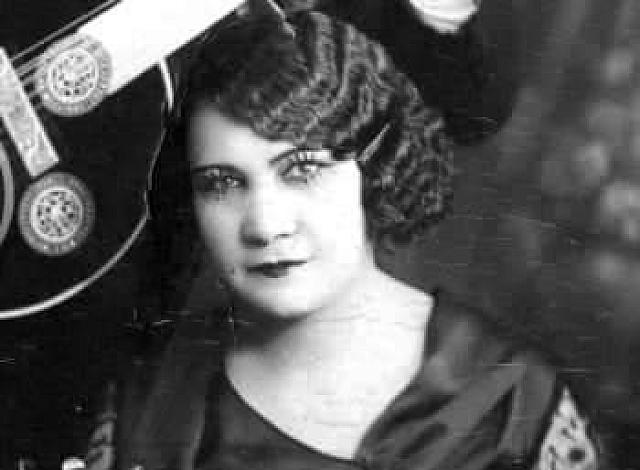 Η Ρόζα Εσκενάζυ