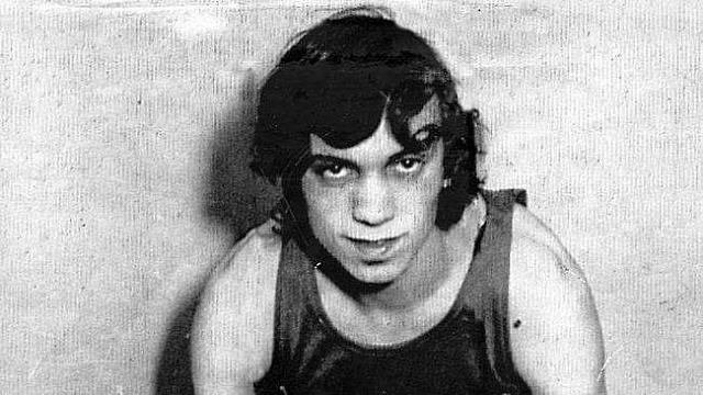 Η χρυσή Ολυμπιονίκης Στέλλα Γουόλς, που αποδείχθηκε ότι ήταν...άντρας, ο Στέφαν Βαλασίεβιτς