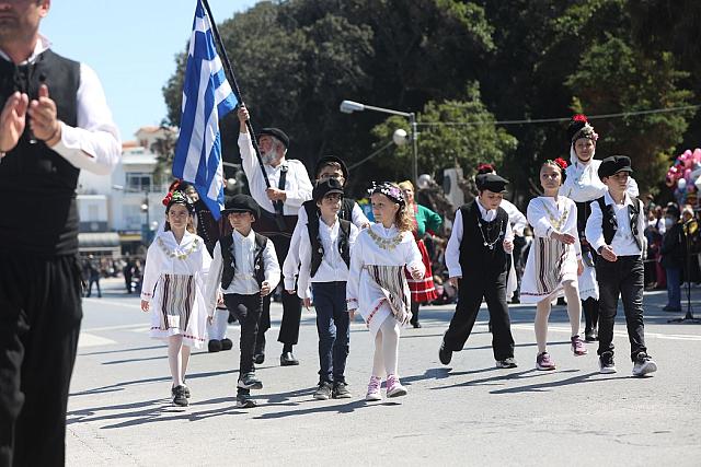 παρέλαση ηράκλειο 25η μαρτίου