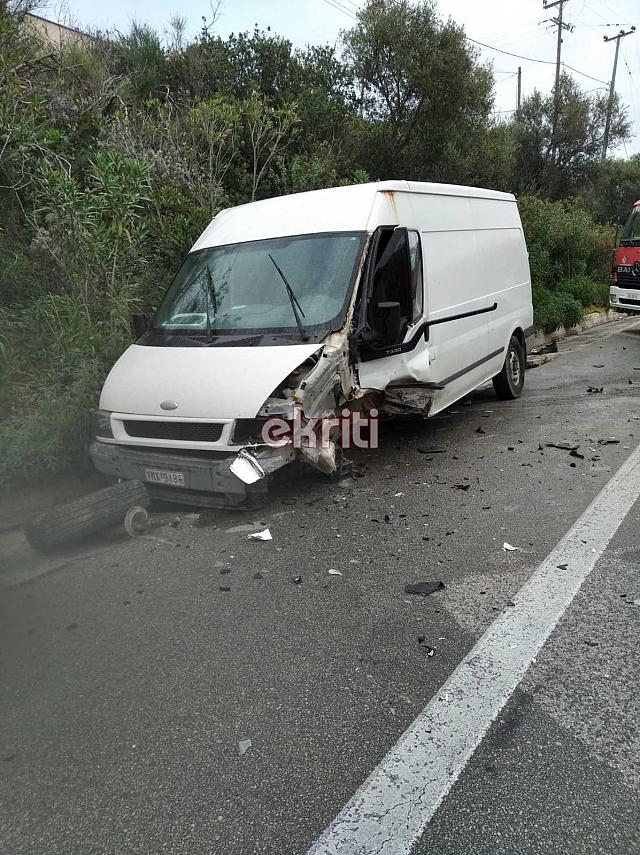 Σοκάρουν οι εικόνες από το σημείο του τροχαίου ατυχήματος