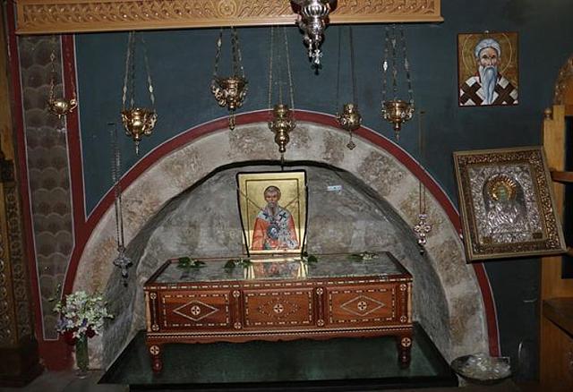 ταφος αγιου μυρωνος