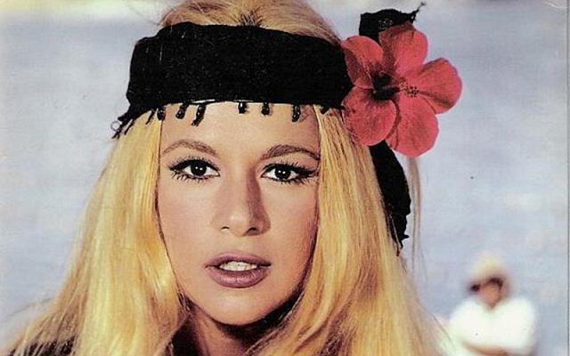 αλίκη βουγιουκλάκη