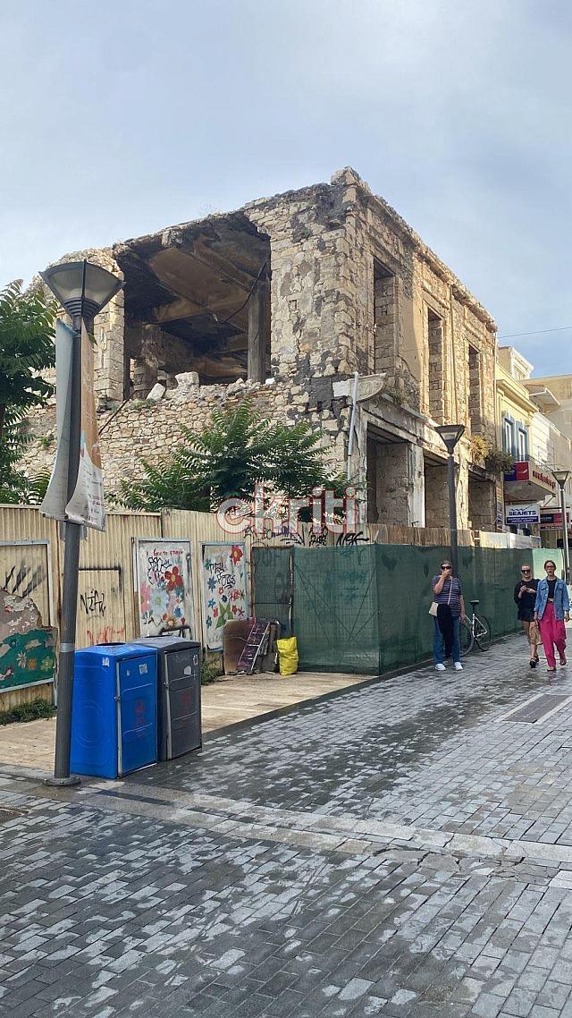 Κατέρρευσε η οροφή του ερειπωμένου και ιστορικού ξενοδοχείου Μινως