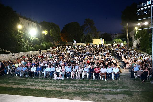 Με μια εντυπωσιακή συμμετοχή στον απαιτητικό χώρο του του Κηποθεάτρου «Νίκος Καζαντζάκης» στέφθηκε η επίσημη πρώτη της Υποψηφιότητας του Γιώργου Σισαμάκη για τον Δήμο Ηρακλείου
