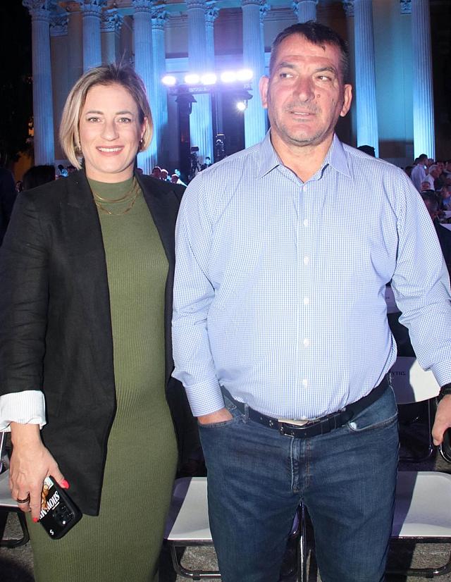 πυρρος
