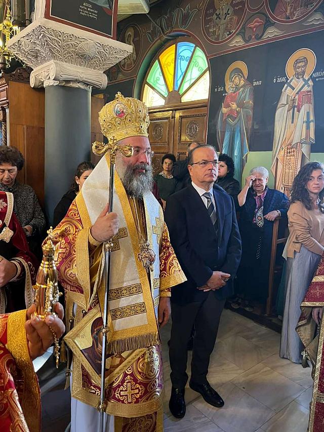 Η «ΕΝΘΡΟΝΙΣΗ» ΤΗΣ ΚΕΡΑΣ ΤΟΥ ΡΕΘΕΜΝΟΥΣ