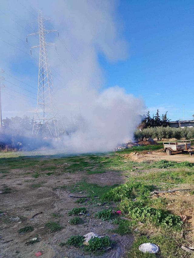 φωτια σε οικοπεδικό χώρο