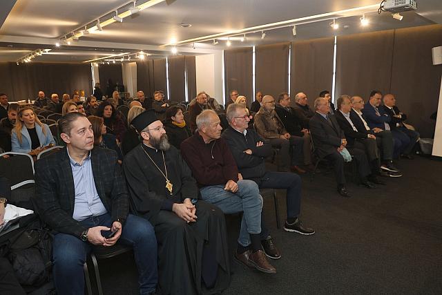 αρναουτάκης βράβευση