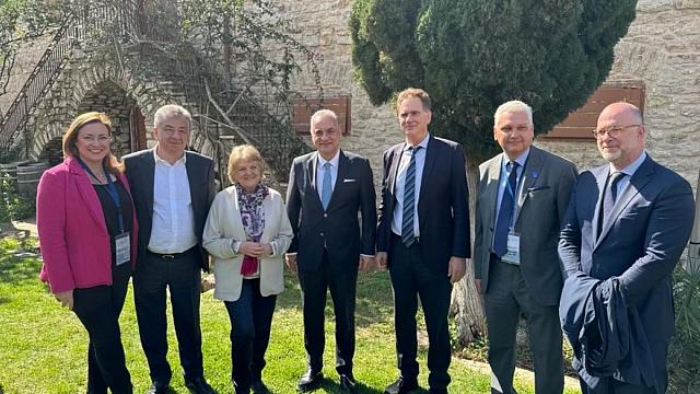 ΑΡΝΑΟΥΤΑΚΗΣ Ελίζα Φερέιρα