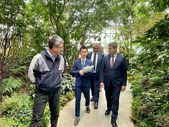 αυγενάκης κίνα