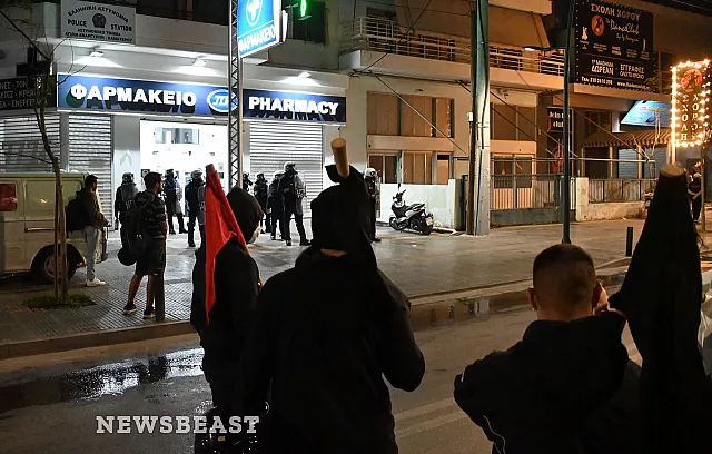 αγιοι αναργυροι δολοφονια