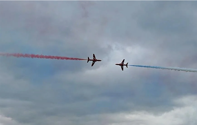 red arrows  ​