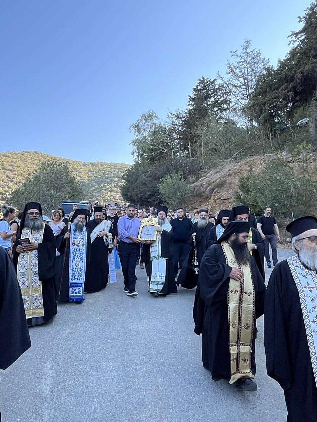 Κάθοδος Παναγίας Χαρακιανής