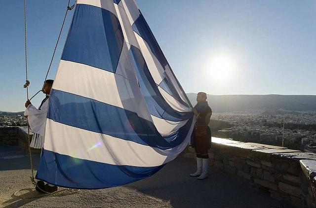 έπαρση της σημαίας στην Ακρόπολη