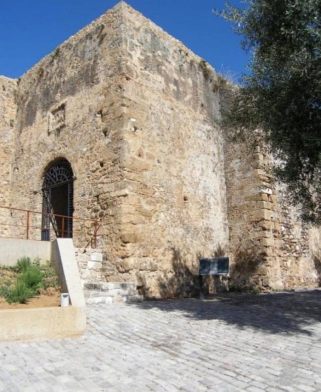 ΚΑΣΤΡΟ ΚΑΛΑΜΑΤΑς