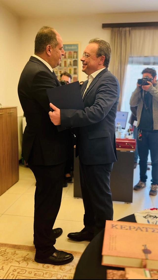 ΦΑΜΕΛΛΟΣ ΠΡΕΣΒΗΣ ΠΑΛΑΙΣΤΙΝΗΣ