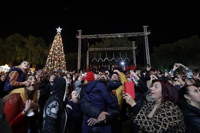 χριστουγεννιατικο δεντρο ηρακλειο