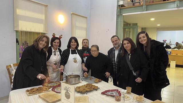 ΚΑΣΤΕΛΛΙ ΦΩΤΑΓΩΓΗΣΗ ΔΕΝΔΡΟΥ