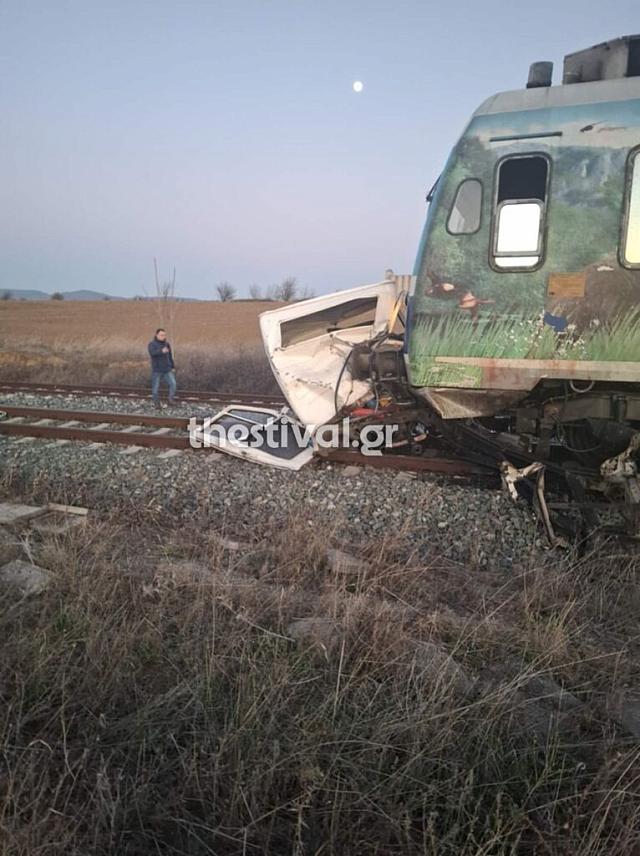 συγκρουση τρενου με φορτηγο