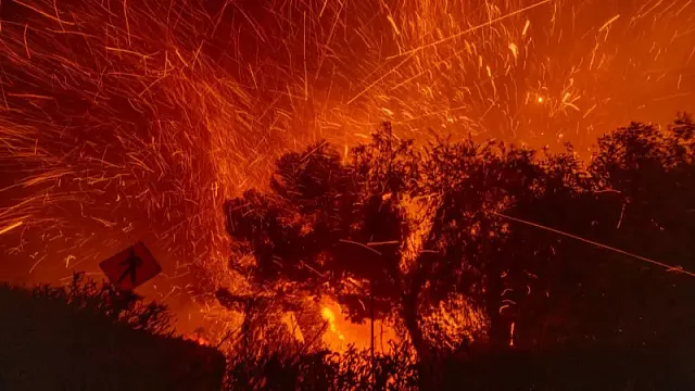 ΦΩΤΙΑ ΛΟΣ ΑΝΤΖΕΛΕΣ
