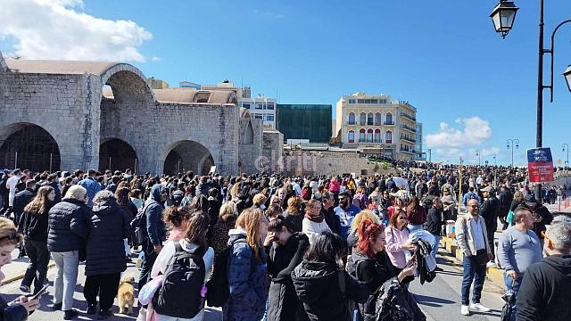 ΠΟΡΕΙΑ ΣΤΟ ΗΡΑΚΛΕΙΟ ΓΙΑ ΤΑ ΤΕΜΠΗ